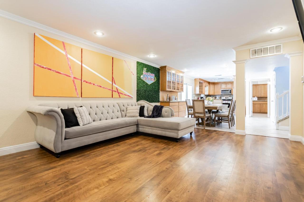 Holiday home Spacious 5-bedroom Retreat With Pool Minutes From The Vegas Strip