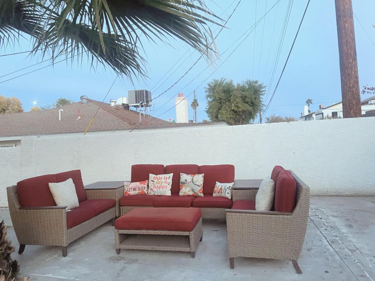 Spacious 5-bedroom Retreat With Pool Minutes From The Vegas Strip